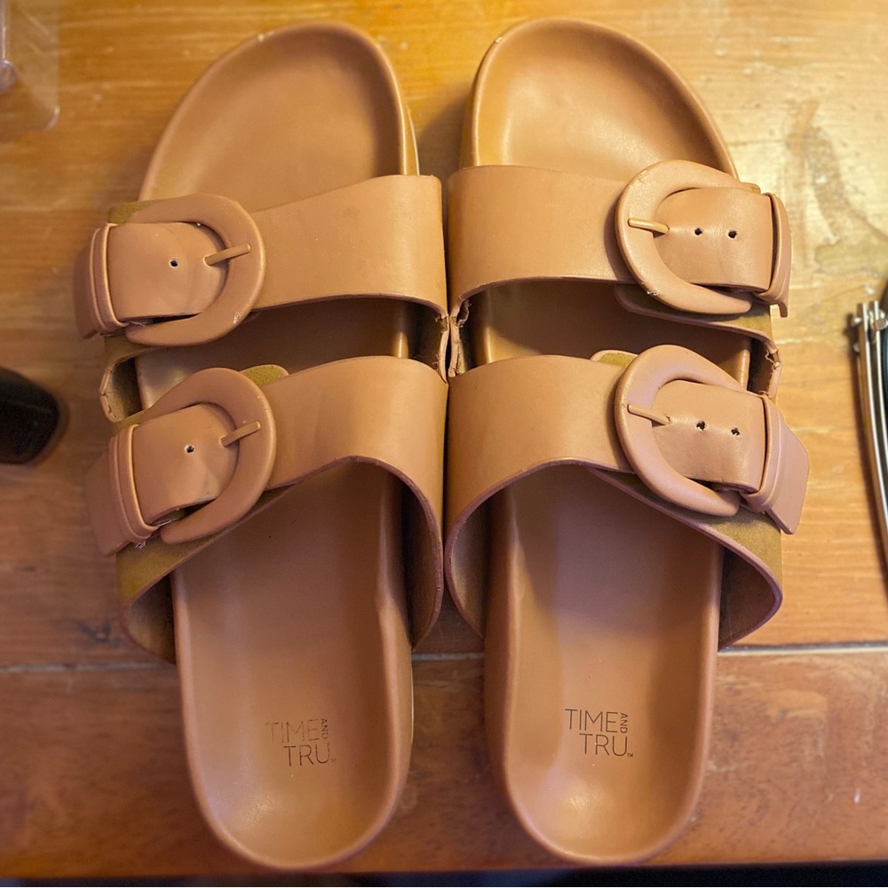 Woman’s Buckle Slip on Sandals